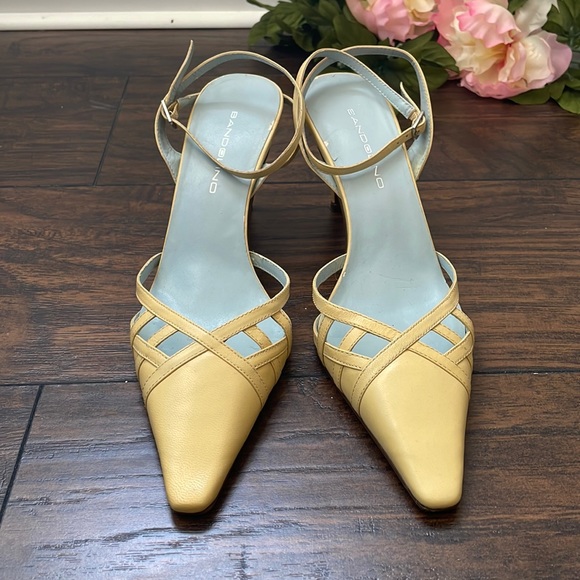 Bandolino Shoes Pastel Yellow Shoes Size 85 Poshmark